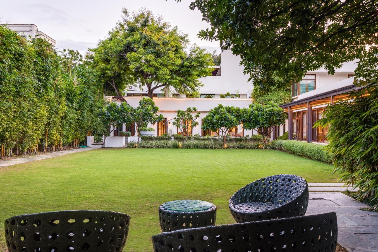The Manor - New Delhi Hotell Exteriör bild
