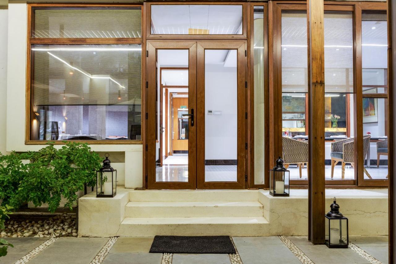The Manor - New Delhi Hotell Exteriör bild