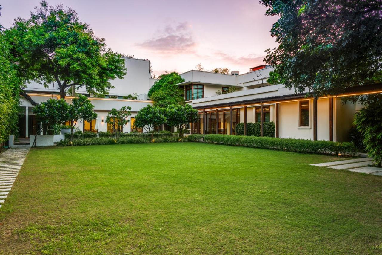 The Manor - New Delhi Hotell Exteriör bild