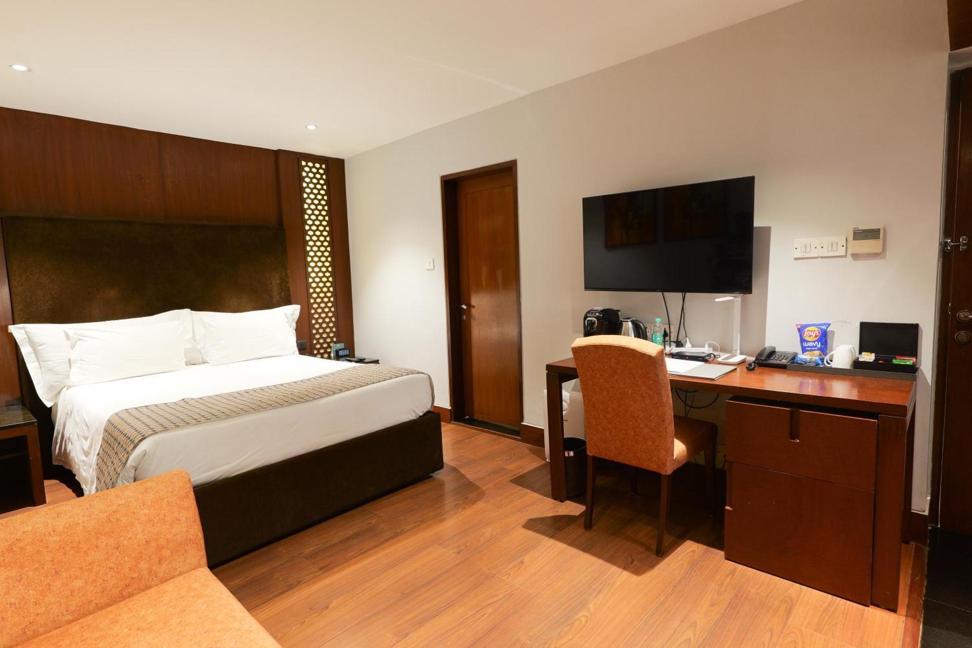 The Manor - New Delhi Hotell Exteriör bild