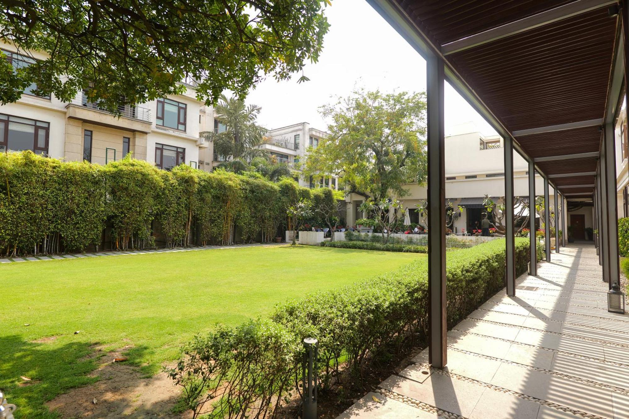 The Manor - New Delhi Hotell Exteriör bild