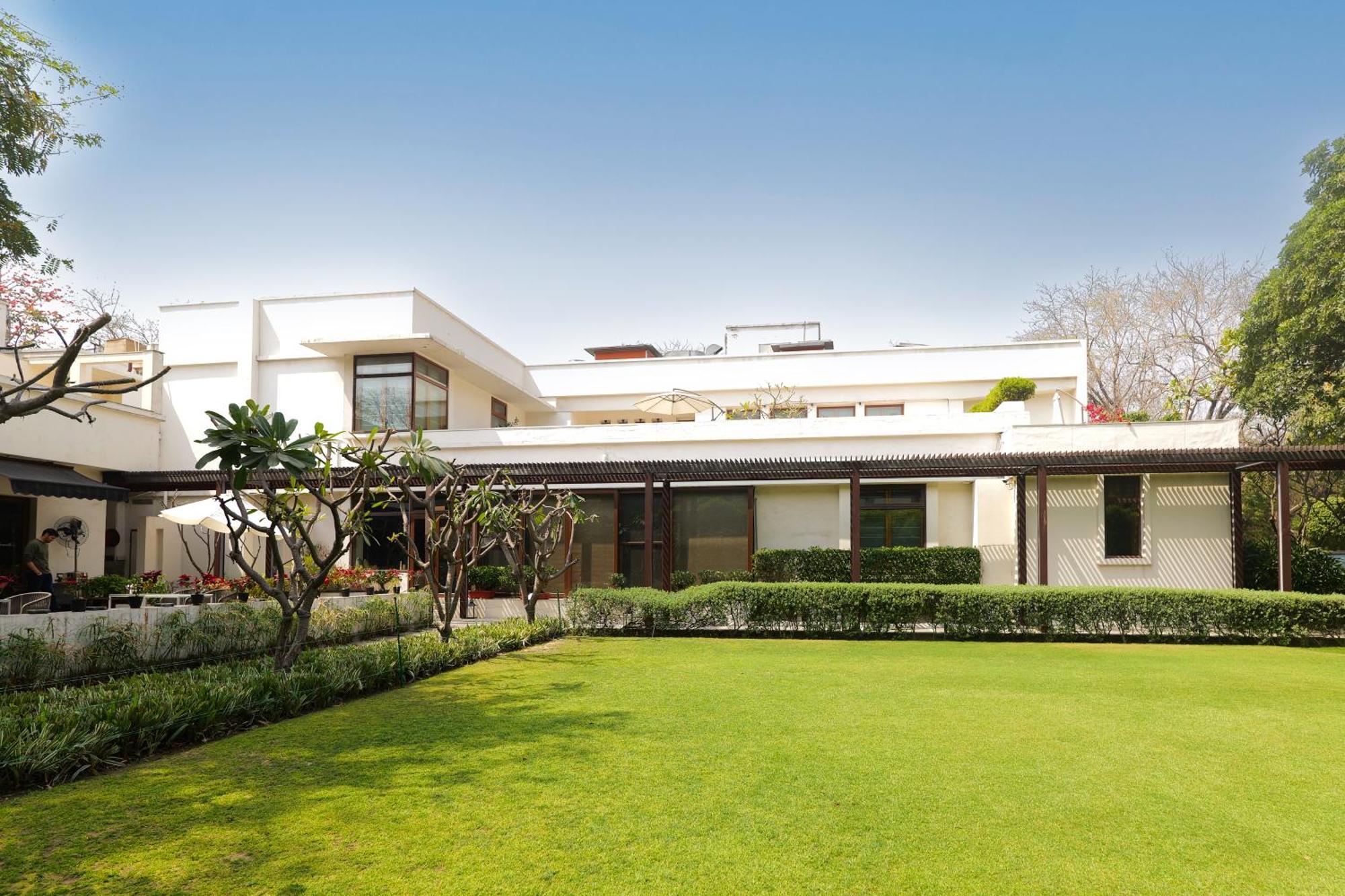 The Manor - New Delhi Hotell Exteriör bild