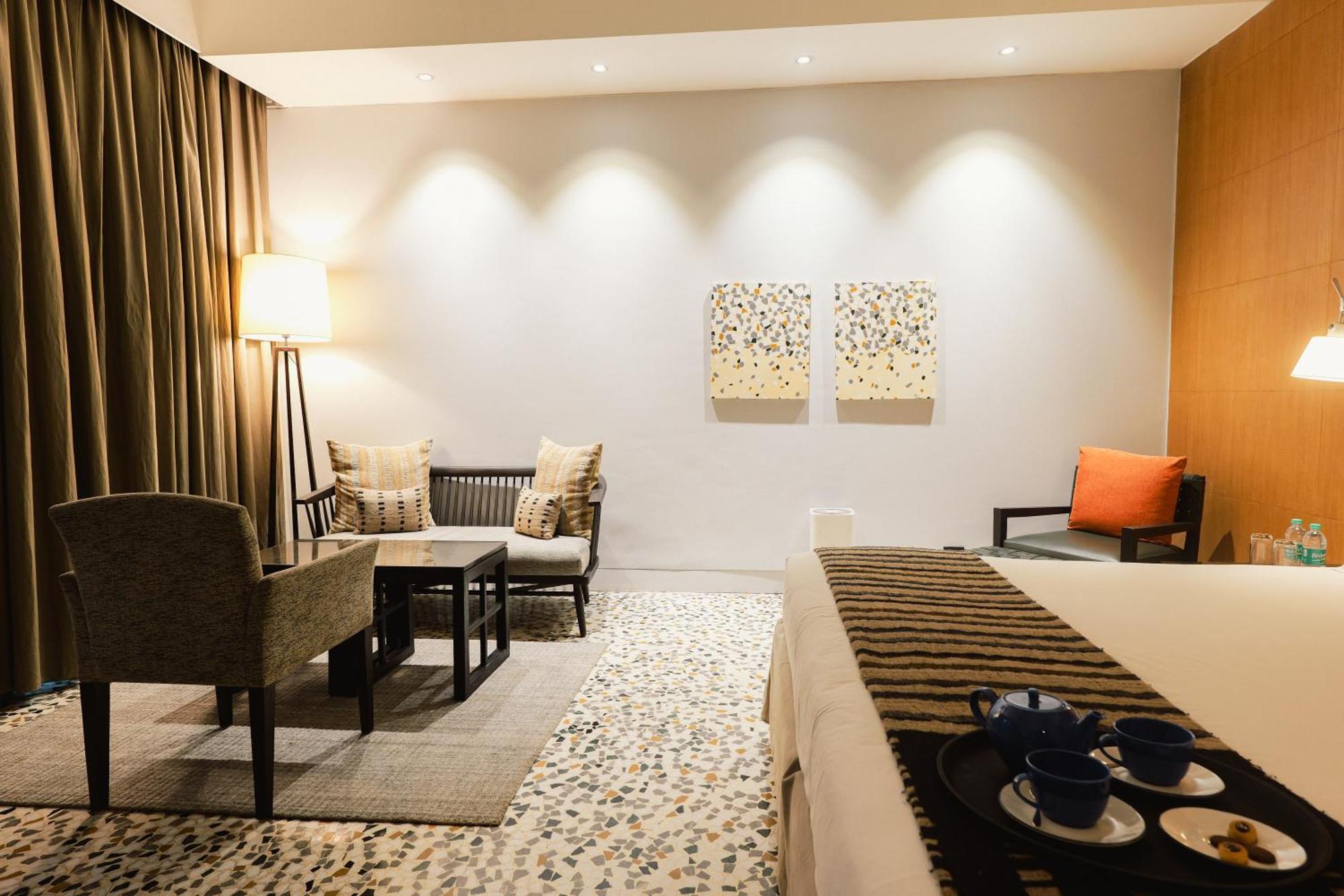 The Manor - New Delhi Hotell Exteriör bild