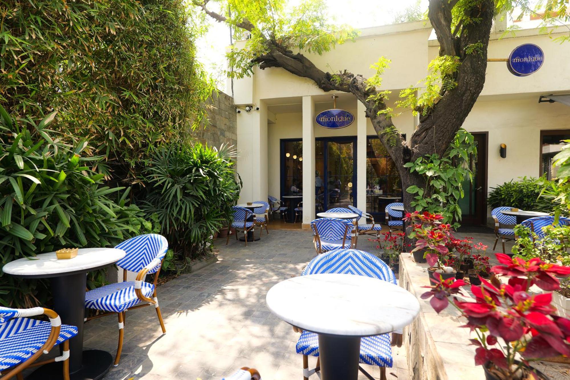 The Manor - New Delhi Hotell Exteriör bild